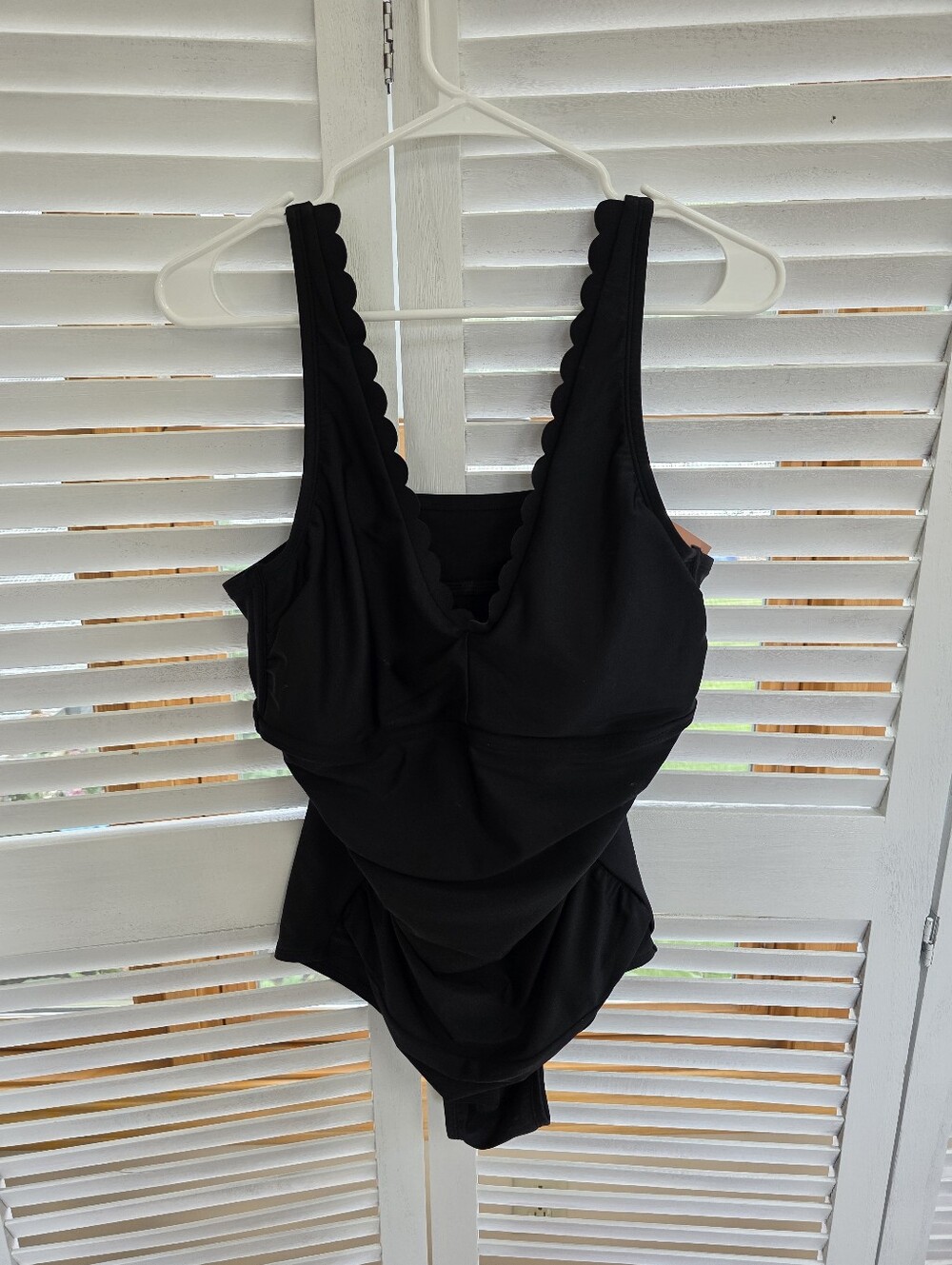 Shade & Shore Black Scalloped One-Piece Swimsuit Size 16